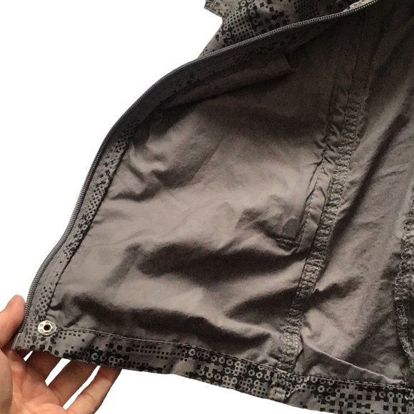 Bench Lightweight Jacket, size M - Picture 8 of 13